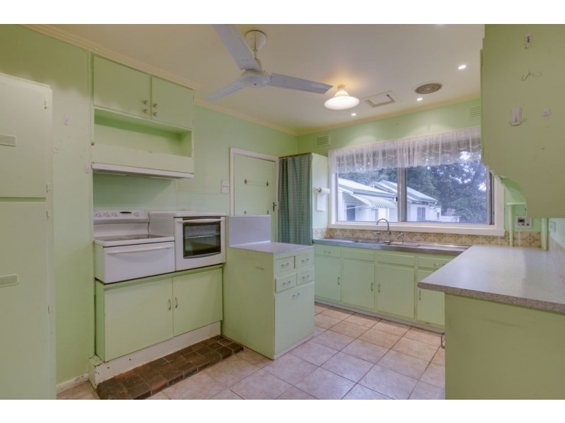 11 Paton Crescent, Boronia VIC 3155