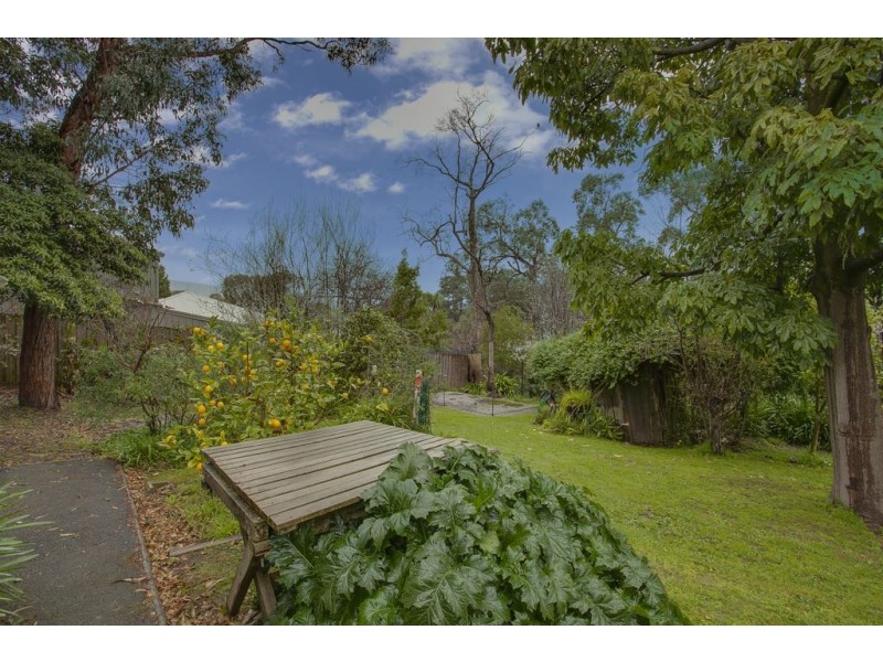 11 Paton Crescent, Boronia VIC 3155