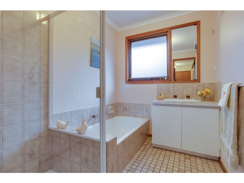 4 Torresdale Drive, Boronia VIC 3155