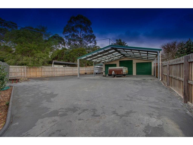 72 Rickards Avenue, Knoxfield VIC 3180