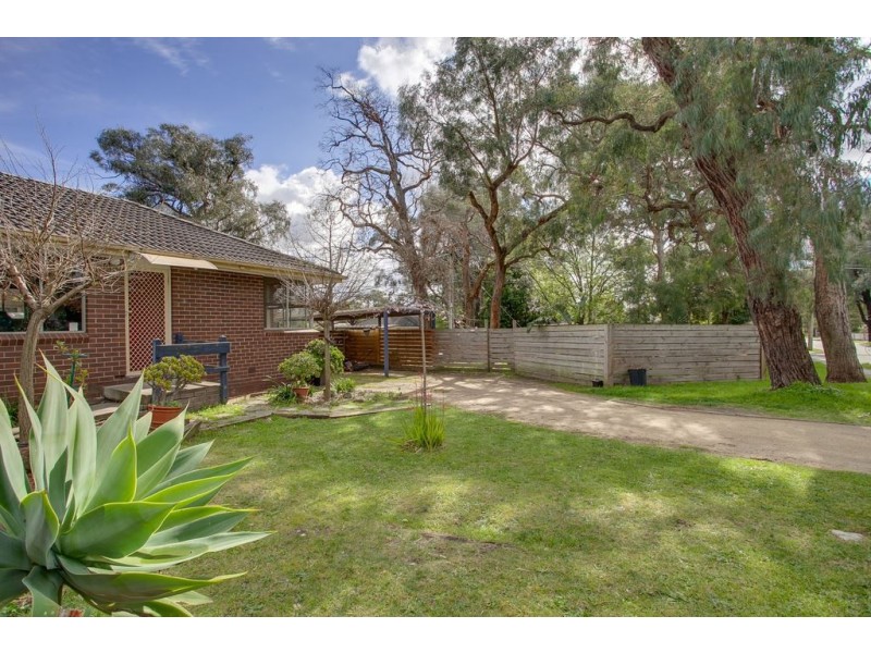 2/1 Normleith Grove, Boronia VIC 3155