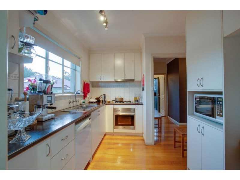 1/68 Eastfield Road, Croydon South VIC 3136