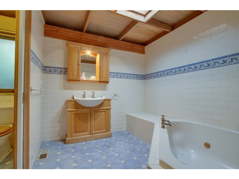 13 Fairy Dell Road, Tecoma VIC 3160