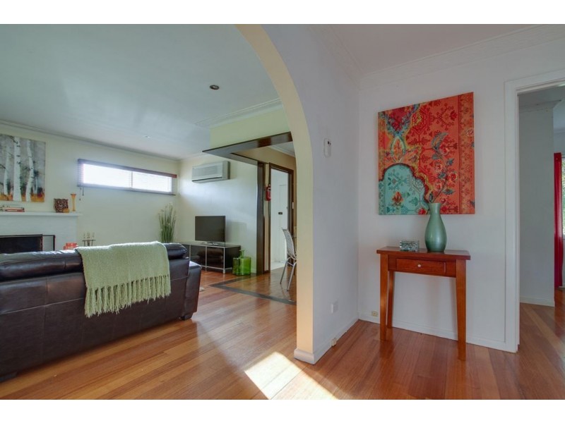 17 Hutton Avenue, Ferntree Gully VIC 3156