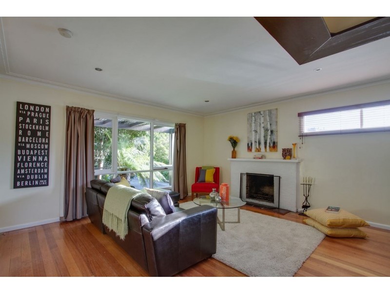 17 Hutton Avenue, Ferntree Gully VIC 3156