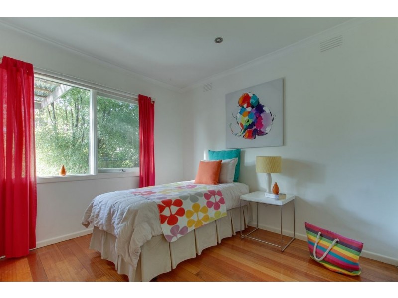 17 Hutton Avenue, Ferntree Gully VIC 3156