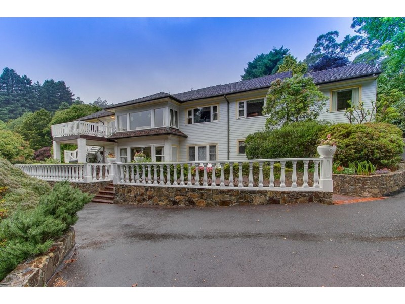 1 Chudleigh Crescent, Sassafras VIC 3787