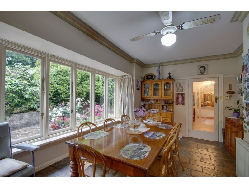1 Chudleigh Crescent, Sassafras VIC 3787