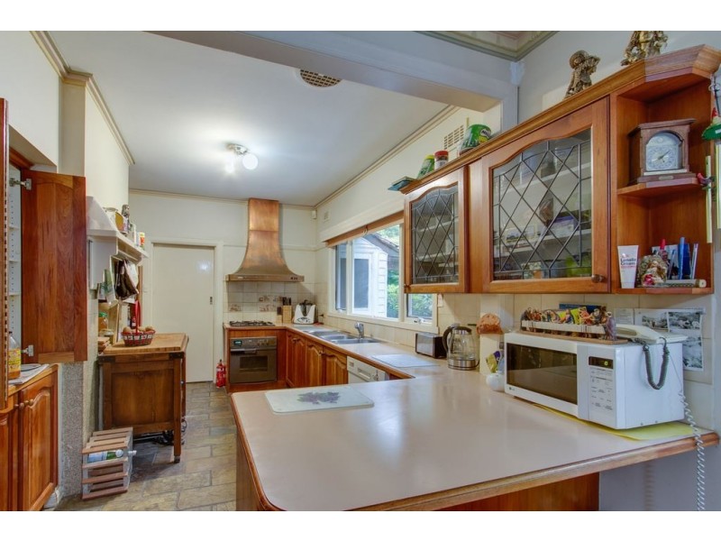 1 Chudleigh Crescent, Sassafras VIC 3787