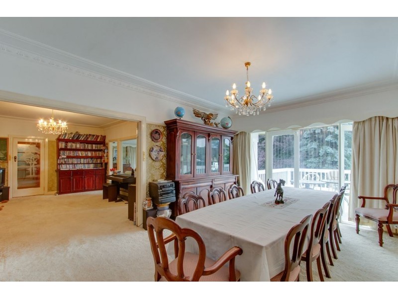 1 Chudleigh Crescent, Sassafras VIC 3787