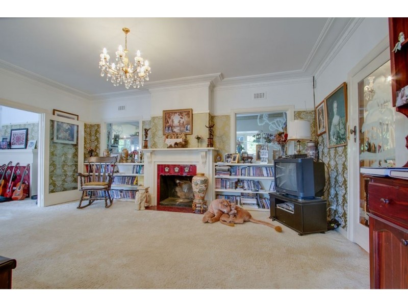 1 Chudleigh Crescent, Sassafras VIC 3787
