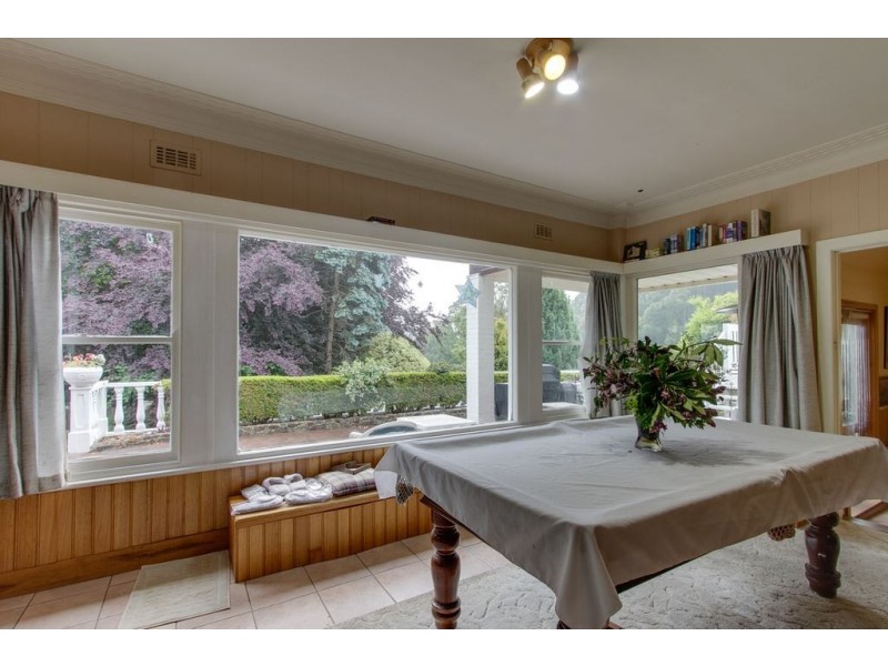 1 Chudleigh Crescent, Sassafras VIC 3787