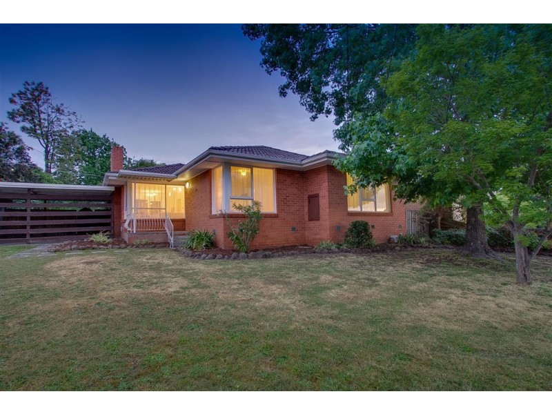 13 McComb Crescent, Bayswater VIC 3153