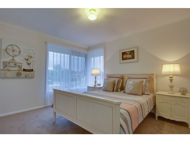 13 McComb Crescent, Bayswater VIC 3153