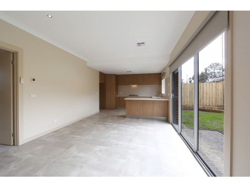 2/34 Devenish Road, Boronia VIC 3155