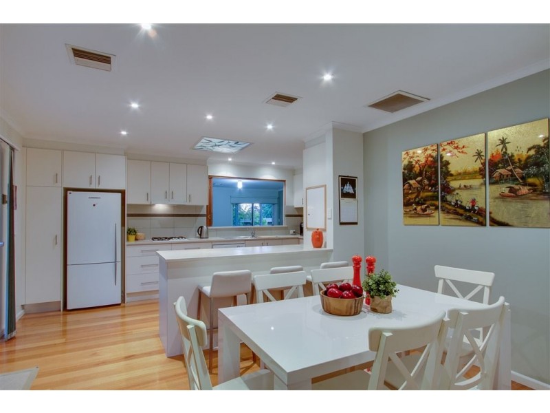 28 Alexander Crescent, Ferntree Gully VIC 3156