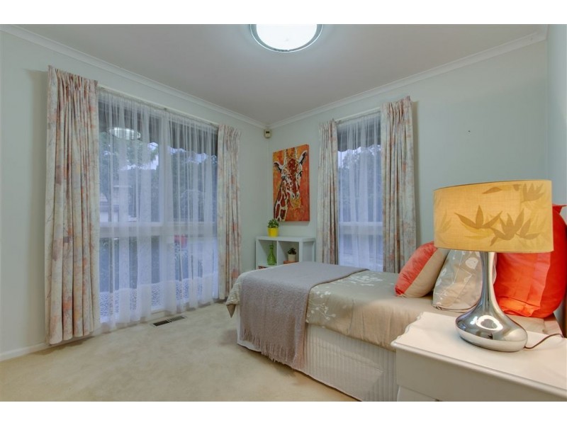 28 Alexander Crescent, Ferntree Gully VIC 3156