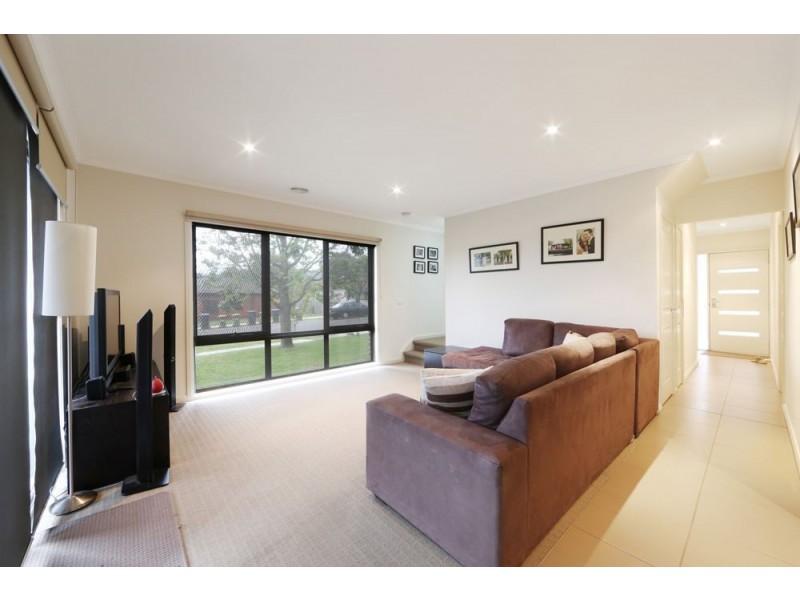 1/2 Kenneth Road, Bayswater VIC 3153