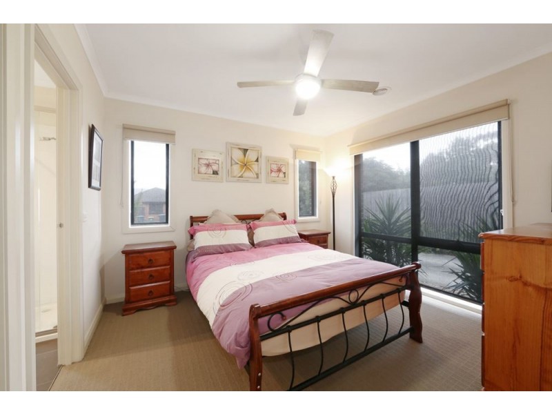 1/2 Kenneth Road, Bayswater VIC 3153