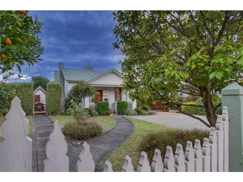 30 Pine Crescent, Boronia VIC 3155