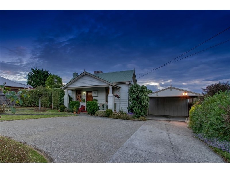 30 Pine Crescent, Boronia VIC 3155