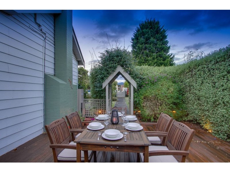 30 Pine Crescent, Boronia VIC 3155