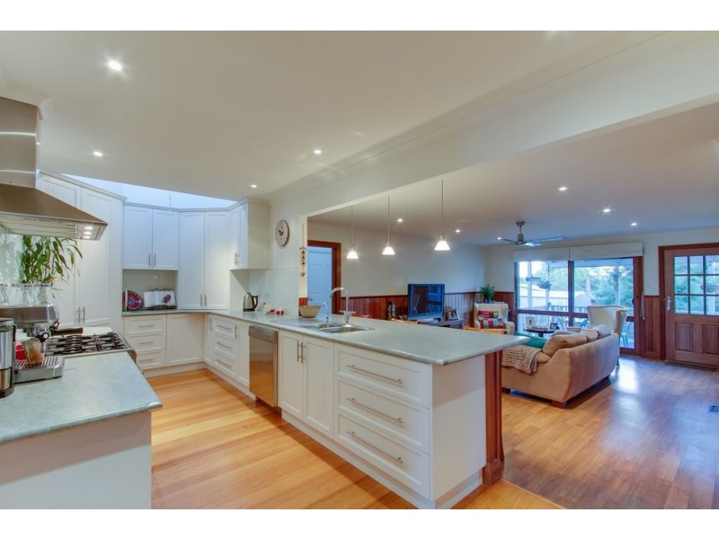 30 Pine Crescent, Boronia VIC 3155