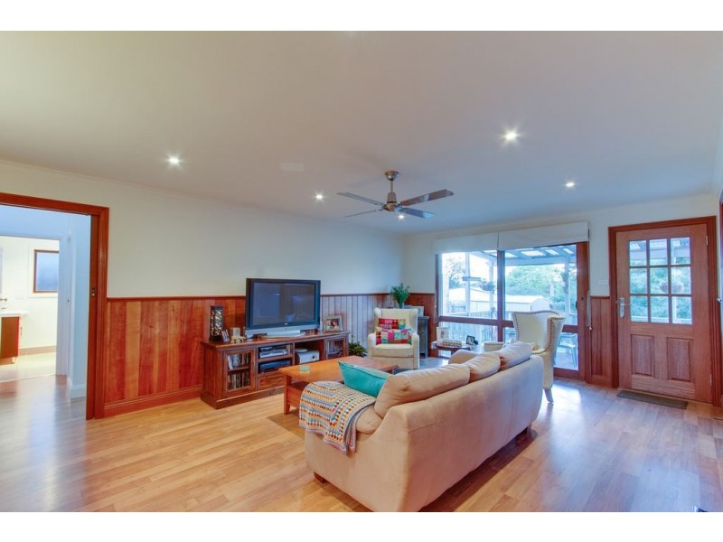 30 Pine Crescent, Boronia VIC 3155