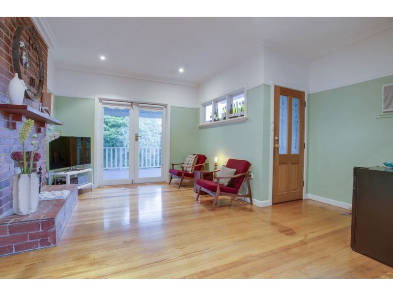 18 Byrne Road, Bayswater North VIC 3153