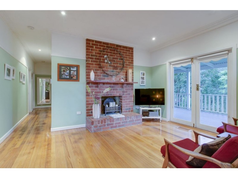 18 Byrne Road, Bayswater North VIC 3153