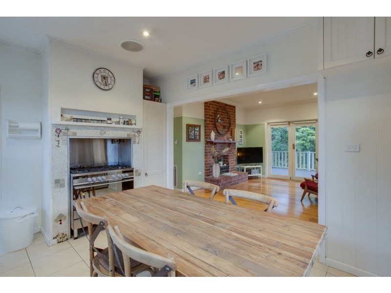 18 Byrne Road, Bayswater North VIC 3153