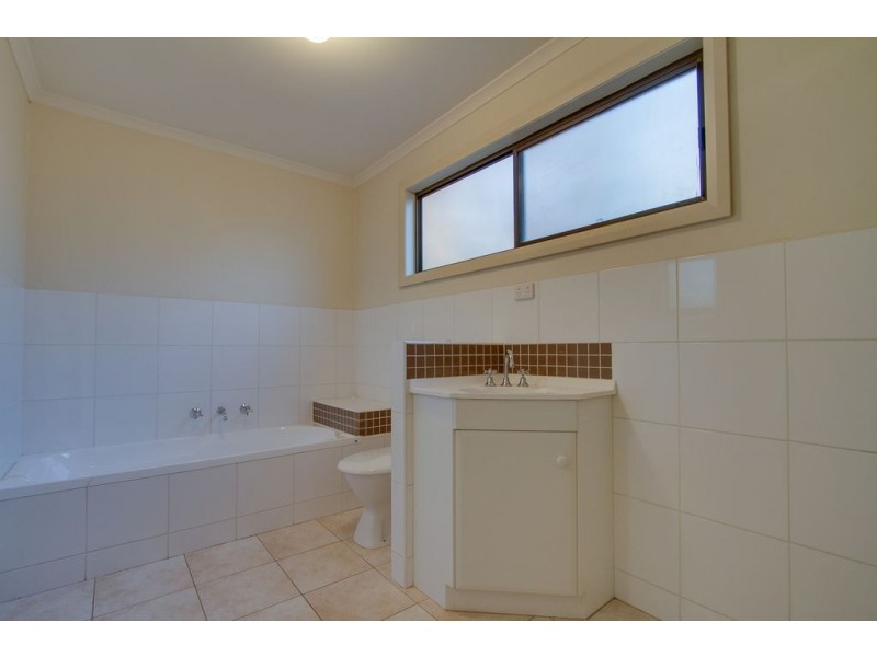 2B Newton Street, Ferntree Gully VIC 3156