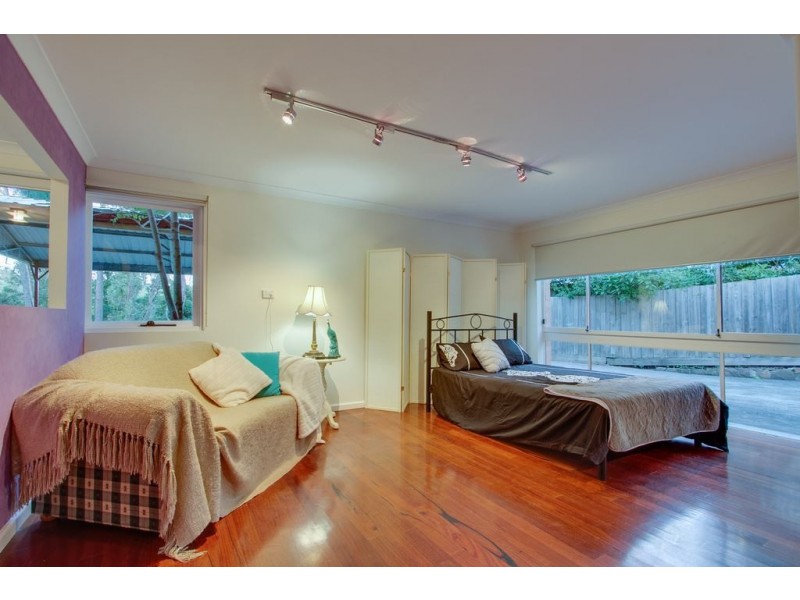 39 Eastfield Road, Croydon VIC 3136