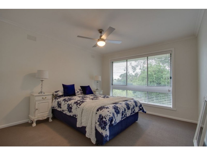 11 Dinsdale Road, Boronia VIC 3155