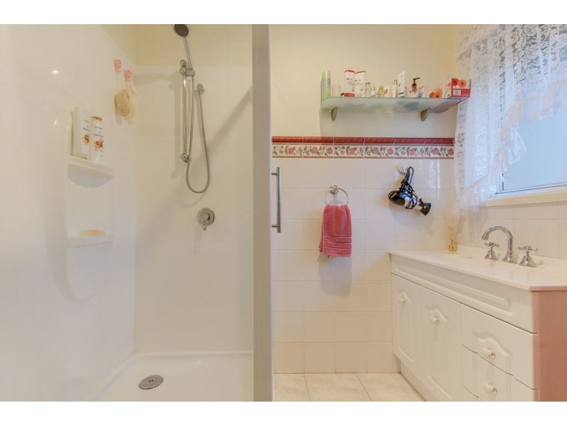 10 Cinerea Avenue, Ferntree Gully VIC 3156