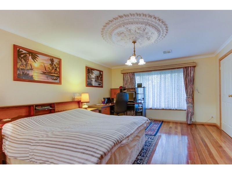 32 Pioneer Way, Kilsyth South VIC 3137