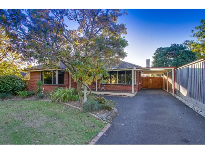 72 Adele Avenue, Ferntree Gully VIC 3156