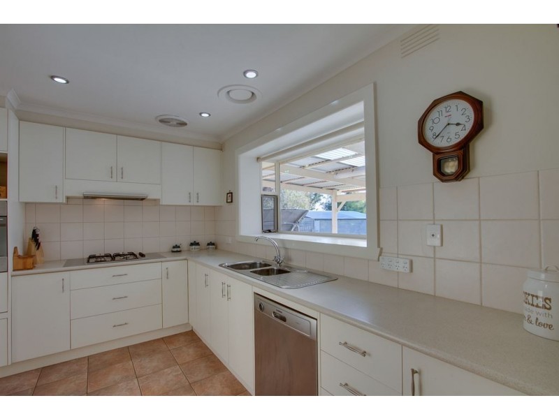 72 Adele Avenue, Ferntree Gully VIC 3156