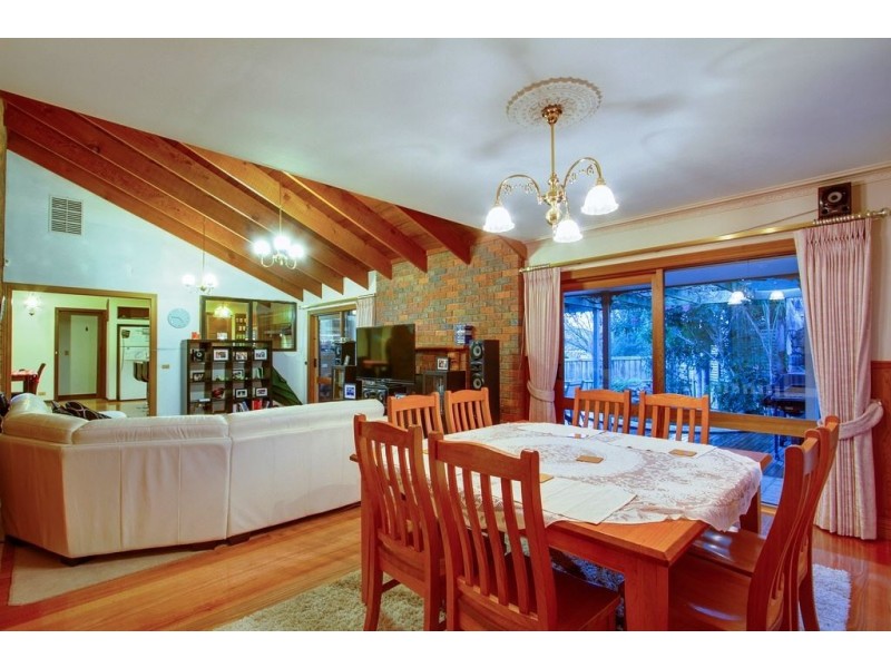 2 Edgeware Court, Wantirna VIC 3152