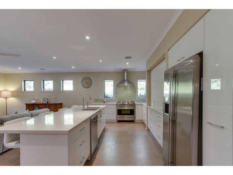 16 Mercia Avenue, The Basin VIC 3154