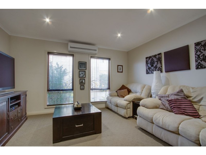 2/24 Aubrey Grove, Boronia VIC 3155