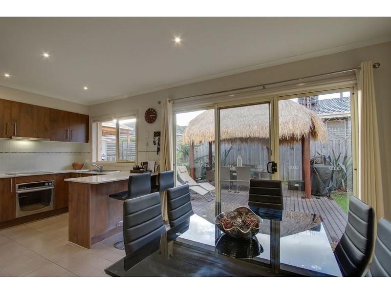 2/24 Aubrey Grove, Boronia VIC 3155