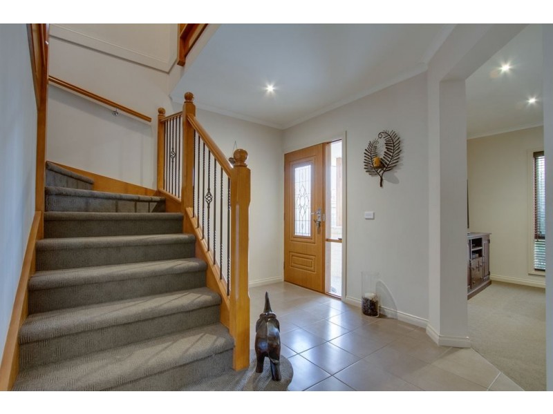 2/24 Aubrey Grove, Boronia VIC 3155