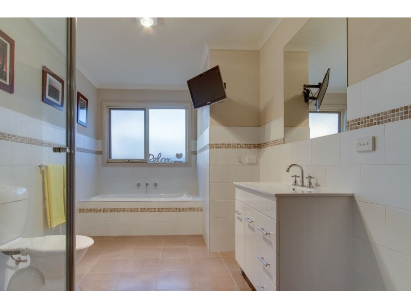 2/24 Aubrey Grove, Boronia VIC 3155