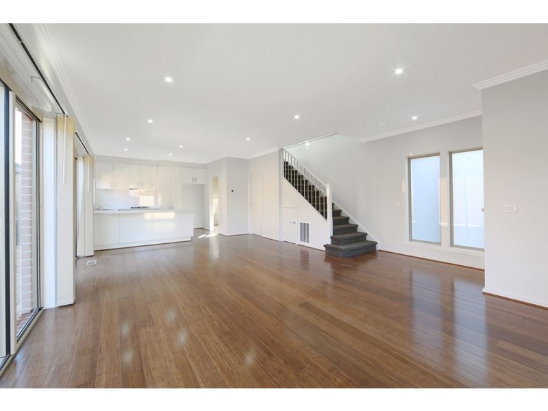 2/9 White Avenue, Bayswater North VIC 3153