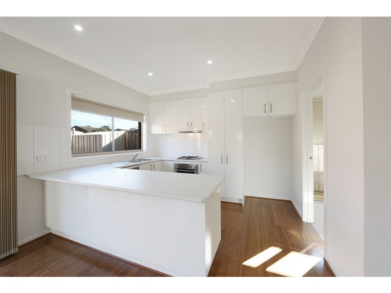 2/9 White Avenue, Bayswater North VIC 3153