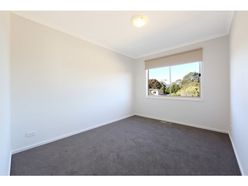 2/9 White Avenue, Bayswater North VIC 3153