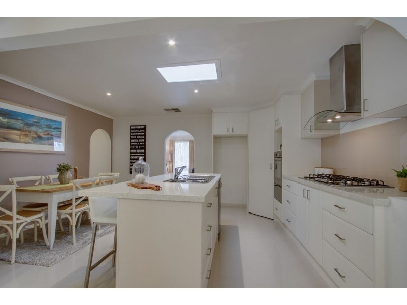 8 Helene Court, Boronia VIC 3155
