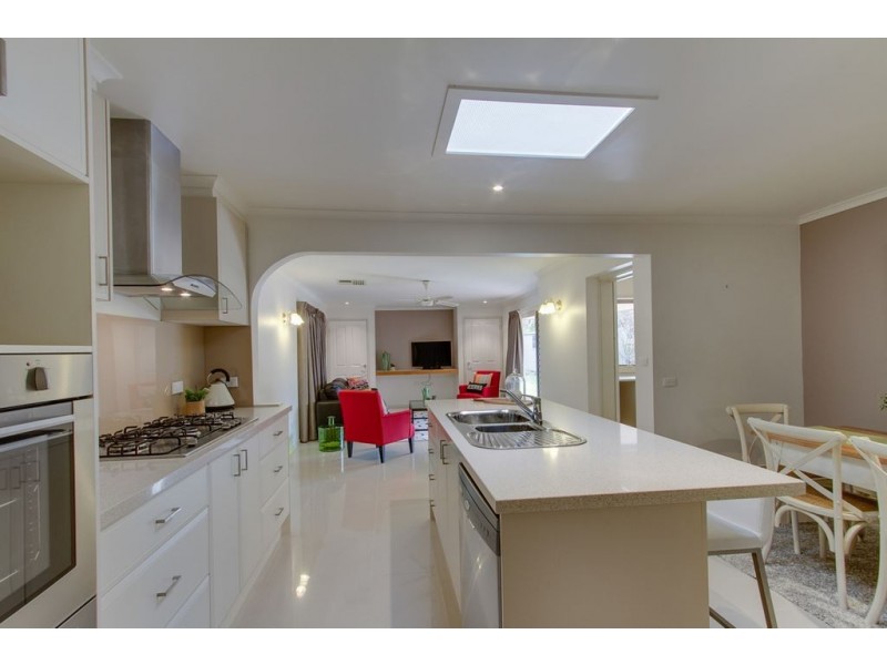 8 Helene Court, Boronia VIC 3155