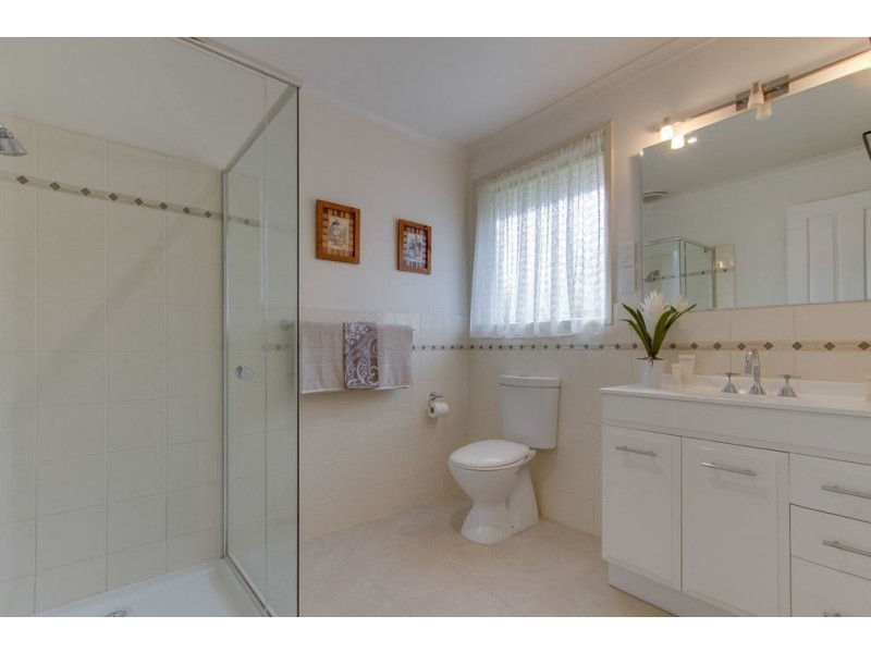 8 Helene Court, Boronia VIC 3155